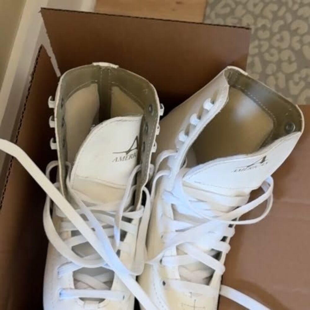 AMERICAN Youth Ice Skates US 3/EUR 34 EUC